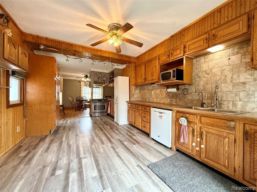 3194 S Vassar Road, Burton, MI 48519 — Photo 5