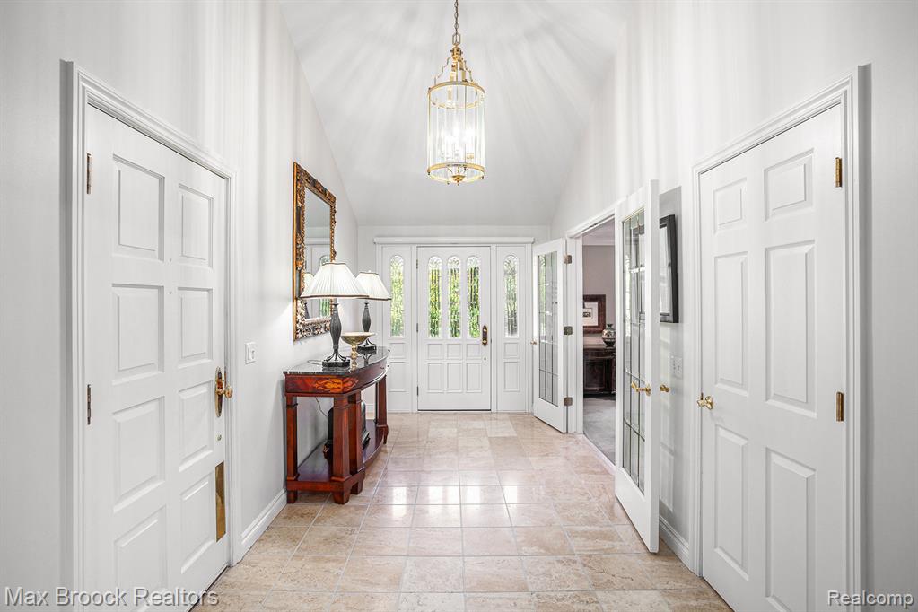 855 N Pemberton Road, Bloomfield Hills, MI 48302 — Photo 4