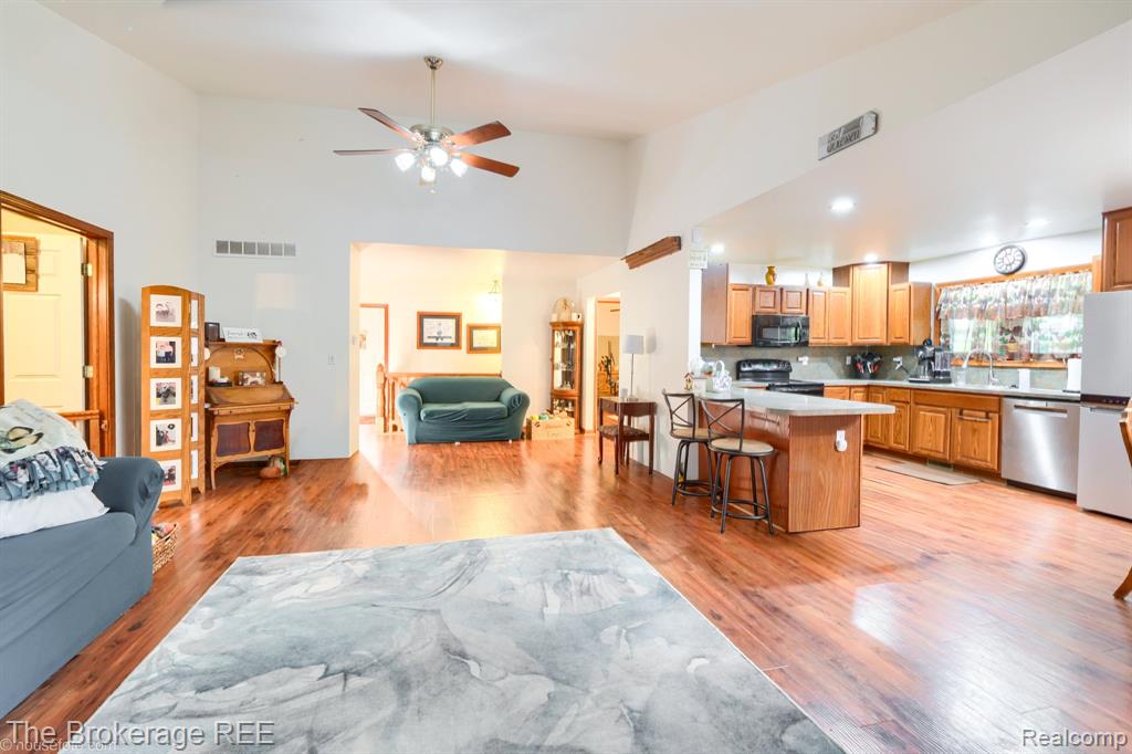 9369 Rayna Drive, Davison, MI 48423 — Photo 16
