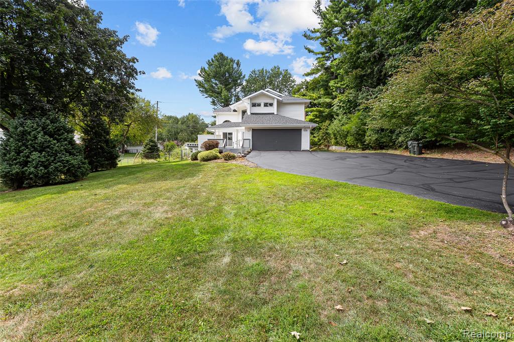 6552 Orion Road, Rochester Hills, MI 48306