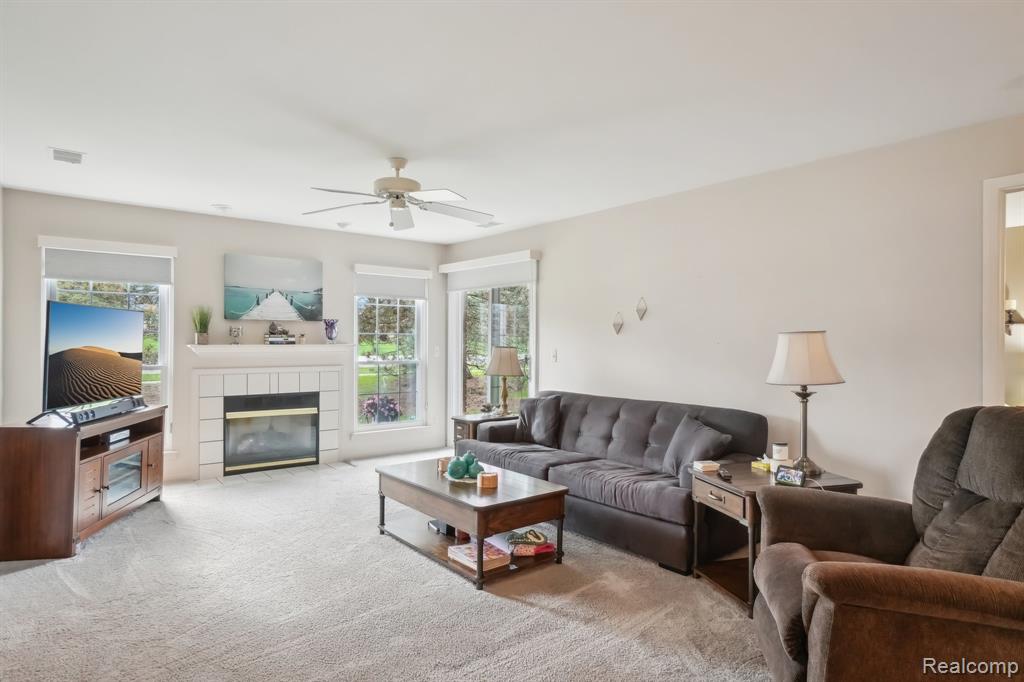 52355 HEATHERSTONE Avenue, Macomb, MI 48042 — Photo 4