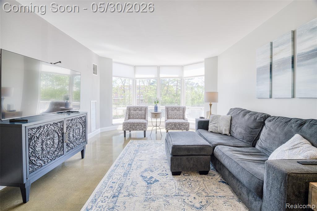 250 E Harbortown Drive, 205, Detroit, MI 48207 — Photo 21
