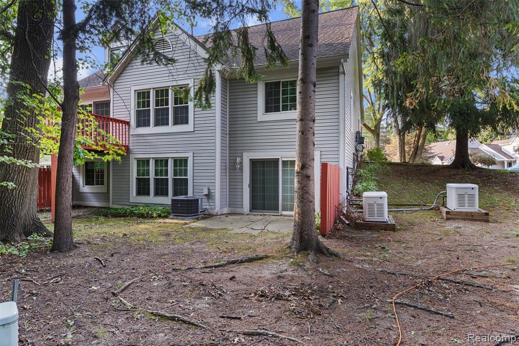 6859 Tangle Wood, Waterford, MI 48327 — Photo 35