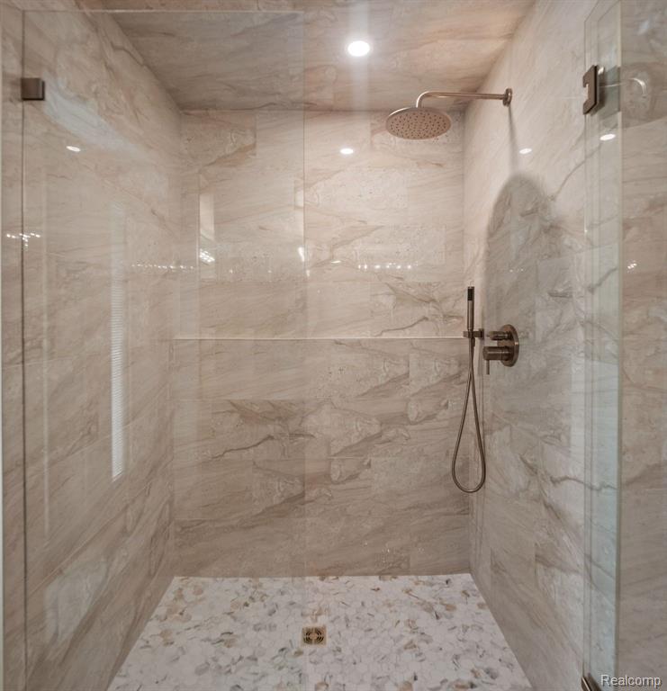 4932 SUSANS Way, Bloomfield Hills, MI 48302 — Photo 26