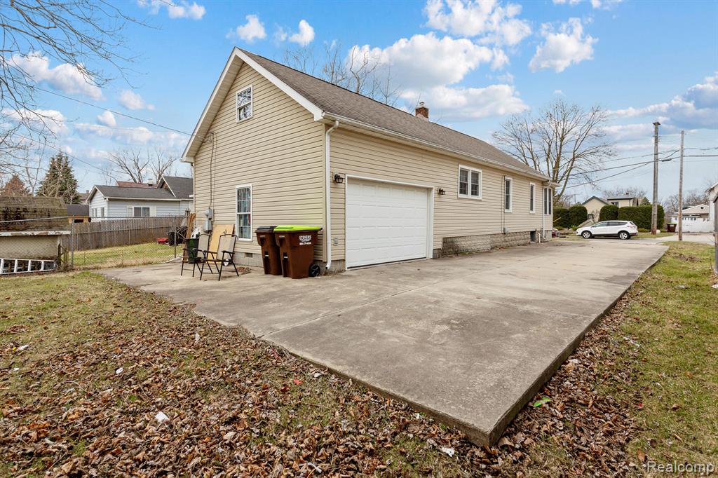 825 BACON Street, Monroe, MI 48161 — Photo 24