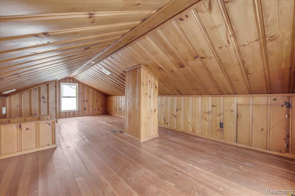 18981 Kenosha Street, Harper Woods, MI 48225 — Photo 16