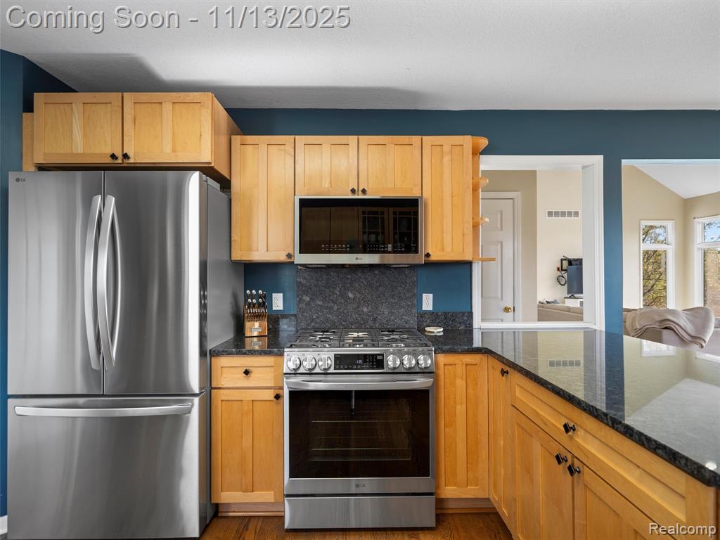 8249 Old Harbor, Grand Blanc, MI 48439 — Photo 13