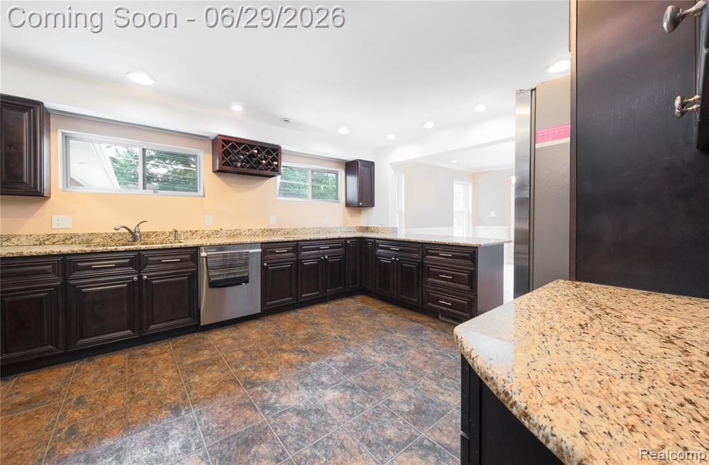 622 Sunningdale Drive, Grosse Pointe, MI 48236 — Photo 13