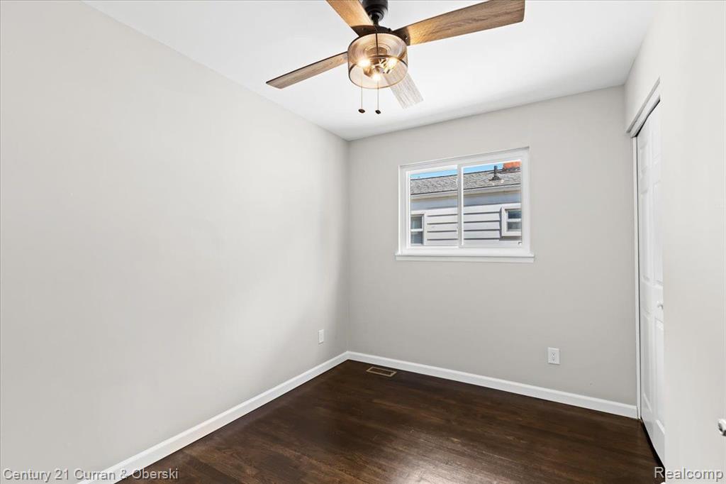 4474 HARDING Street, Dearborn Heights, MI 48125 — Photo 15