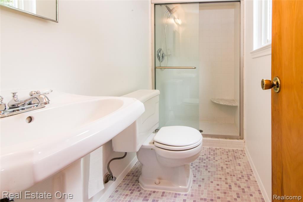 6845 Tamerlane Drive, West Bloomfield, MI — Photo 36