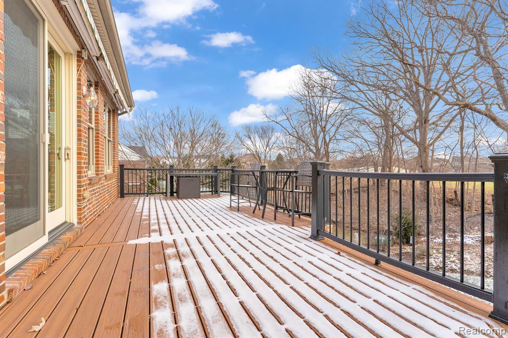 620 FAIRWAYS Lane, Chelsea, MI 48118 — Photo 6