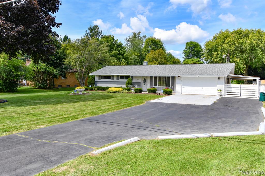 6443 Richfield Road, Flint, MI 48506 — front exterior