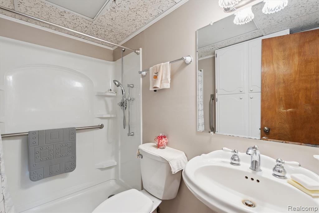 7467 McCandlish Road, Grand Blanc, MI 48439 — Photo 18