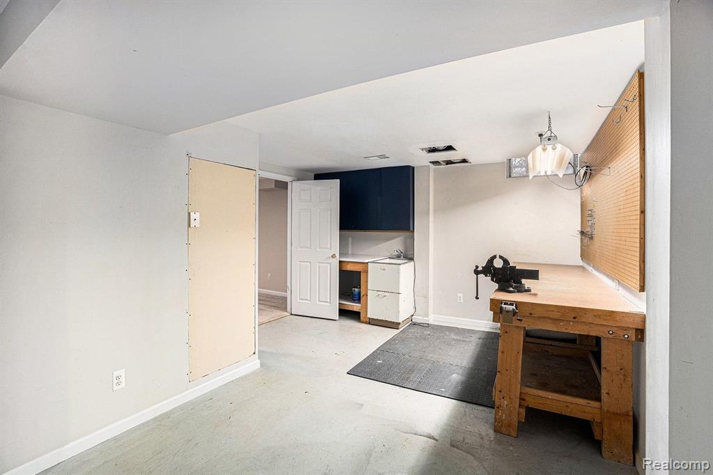6033 Campfire Circle, Clarkston, MI — Photo 27