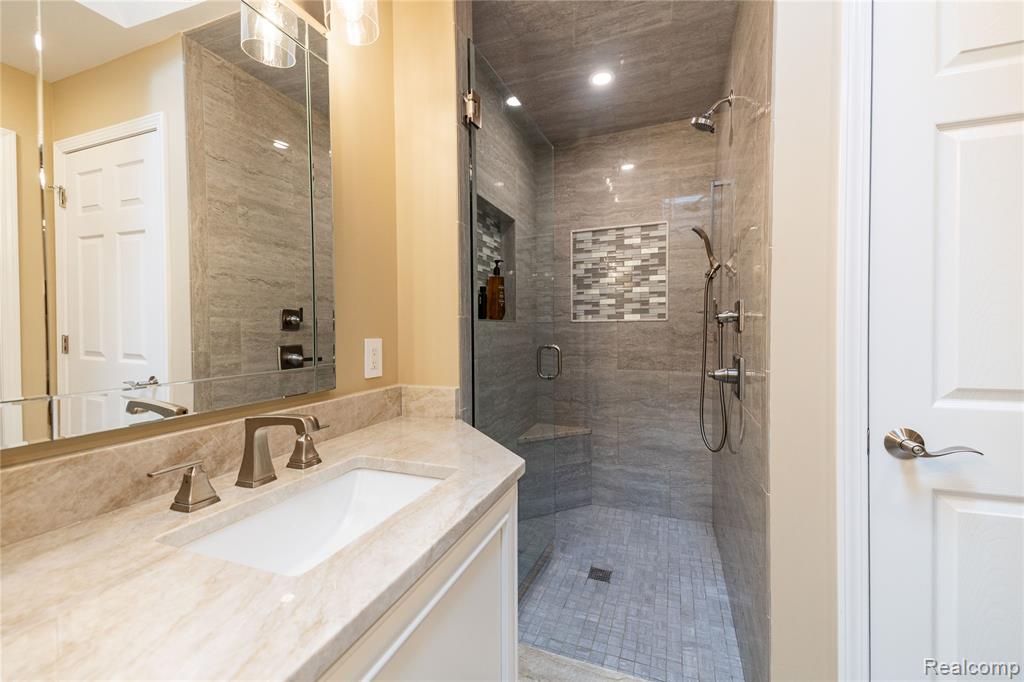 9158 Manchester Boulevard, Grosse Ile, MI 48138 — Photo 25