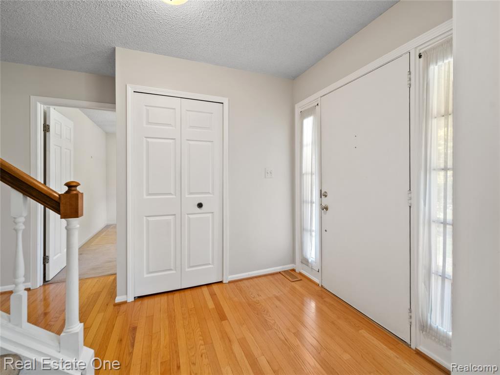 4798 Kenicott Trail, Brighton, MI 48114 — Photo 5