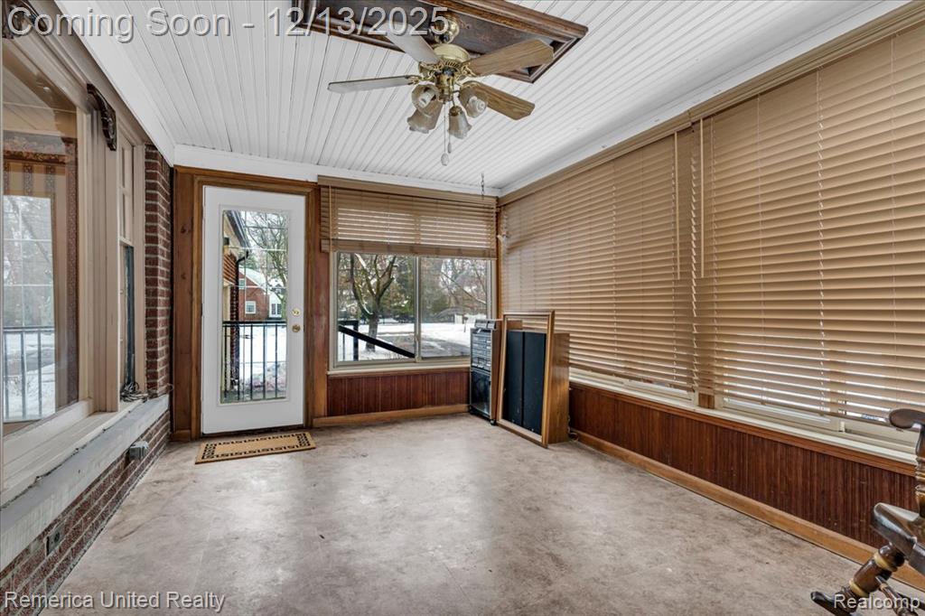 27510 California Drive SE, Lathrup Village, MI 48076 — Photo 26