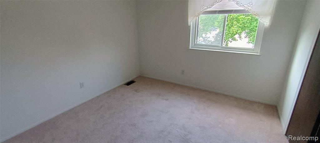 7506 Culpepper Court, Westland, MI — Photo 13