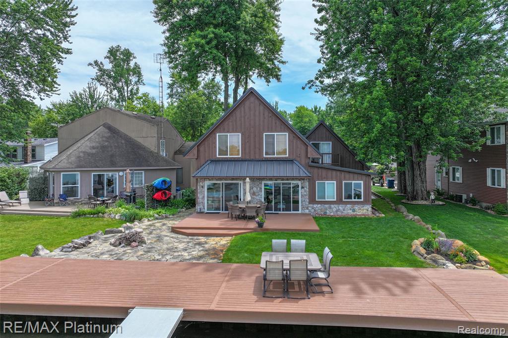 3154 PONEMAH Drive, Fenton, MI 48430 — Photo 8