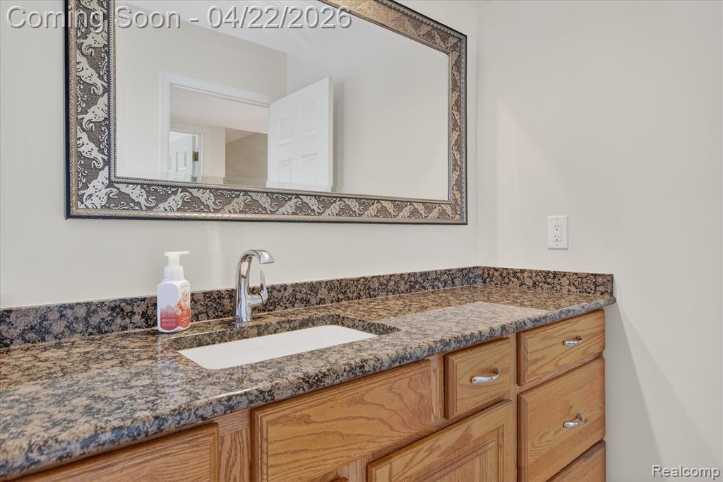 44226 Harsdale Drive, Canton, MI 48187 — Photo 32