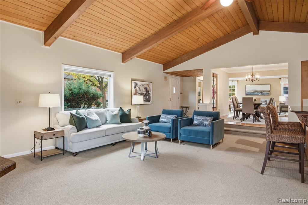 10404 Hart Avenue, Huntington Woods, MI — Photo 11