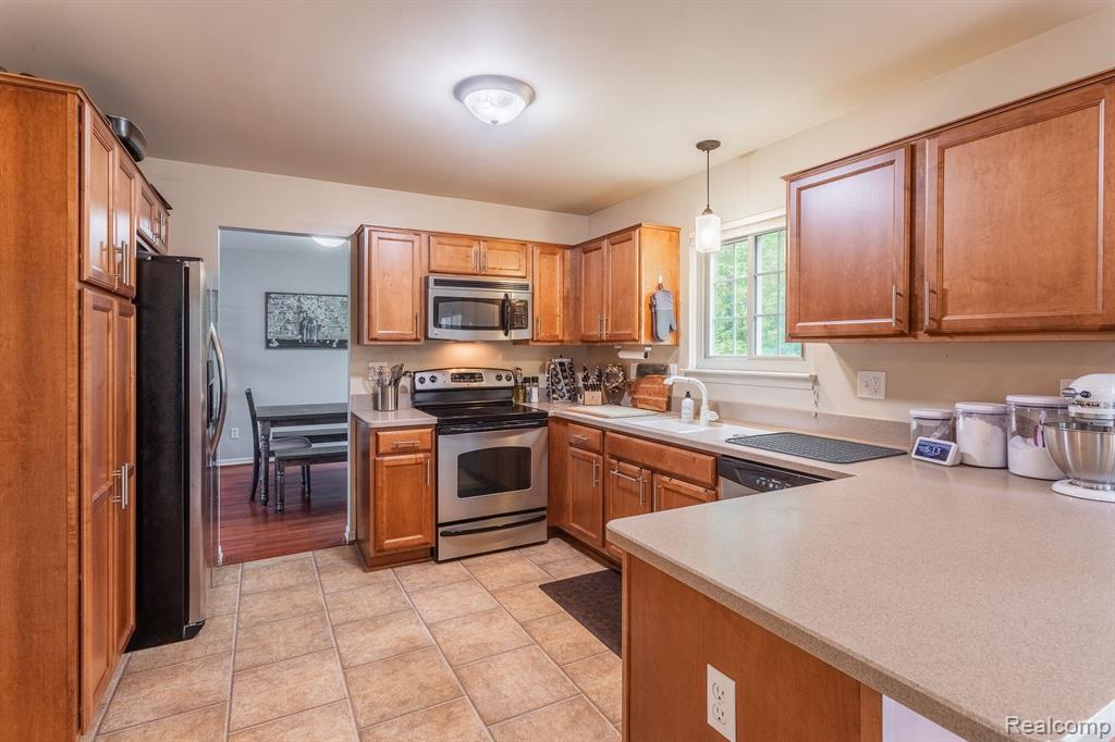 8472 FARM Lane, Ypsilanti, MI 48197 — Photo 12