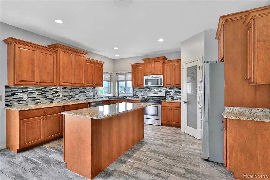 16417 Bishopsgate Drive, Macomb, MI 48044 — Photo 12