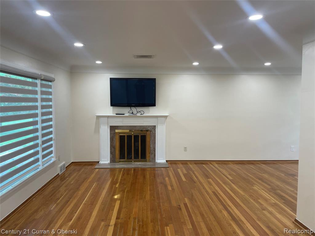 621 Crescent Drive, Dearborn, MI 48124 — Photo 3