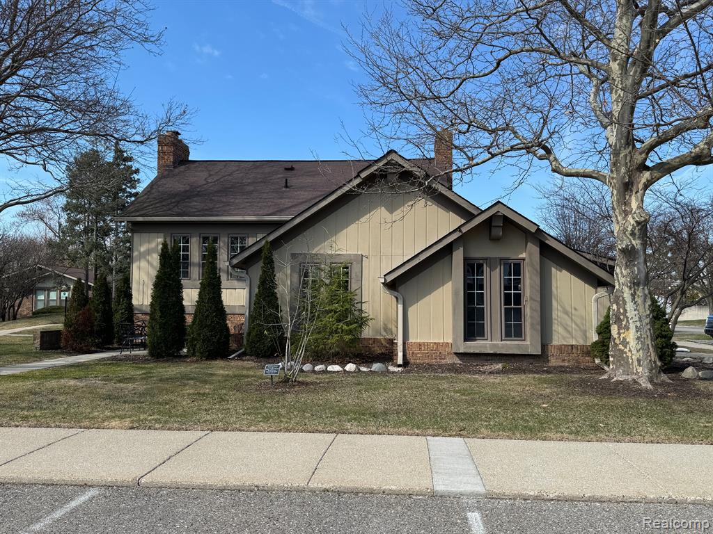 2774 Roundtree Drive, Troy, MI 48083 — Photo 35