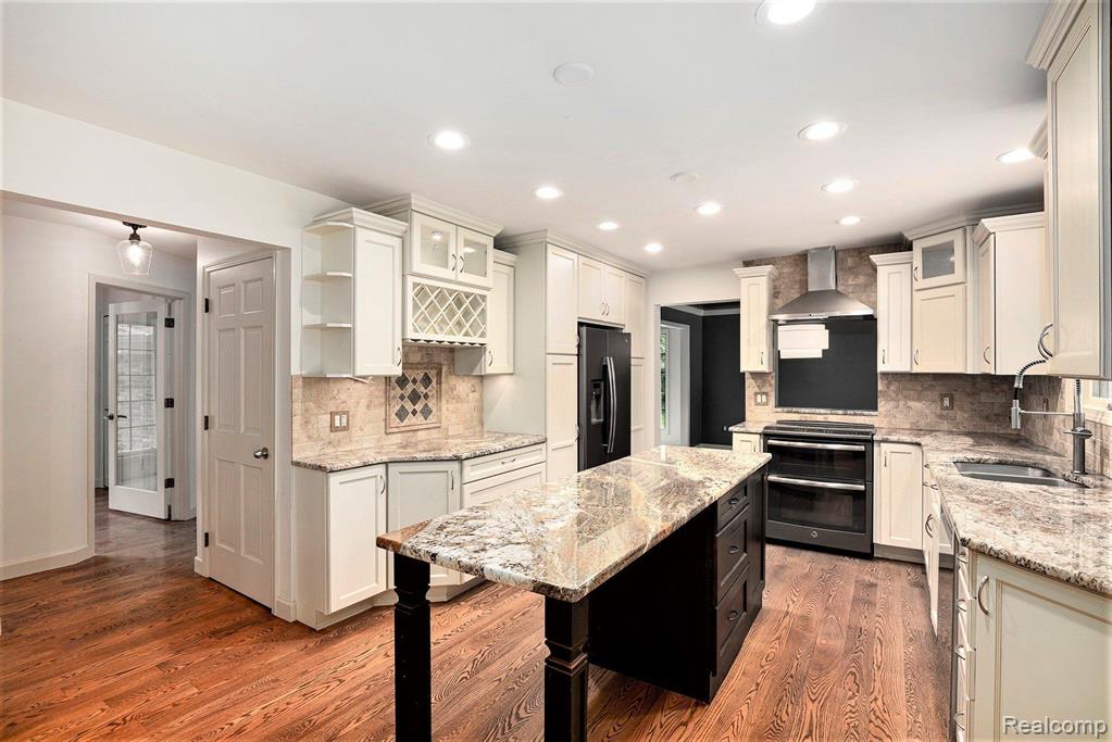 7254 DARK LAKE Drive, Clarkston, MI — Photo 12