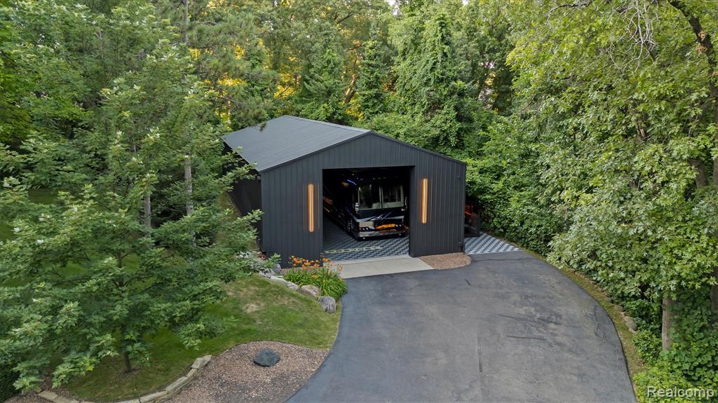5484 Waldon Road, Clarkston, MI 48348 — Photo 9