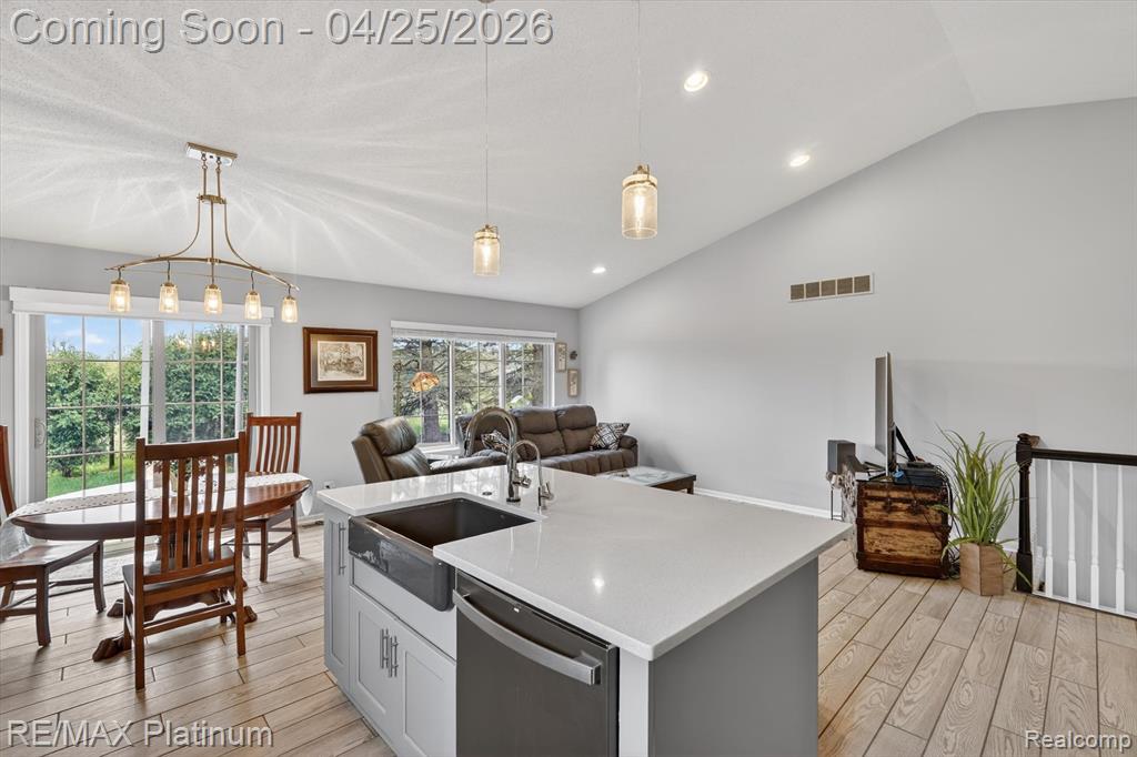 22290 Quail Run Circle, 6, South Lyon, MI 48178 — Photo 11