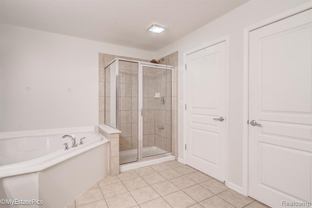 45101 BARTLETT Drive, Novi, MI — Photo 43