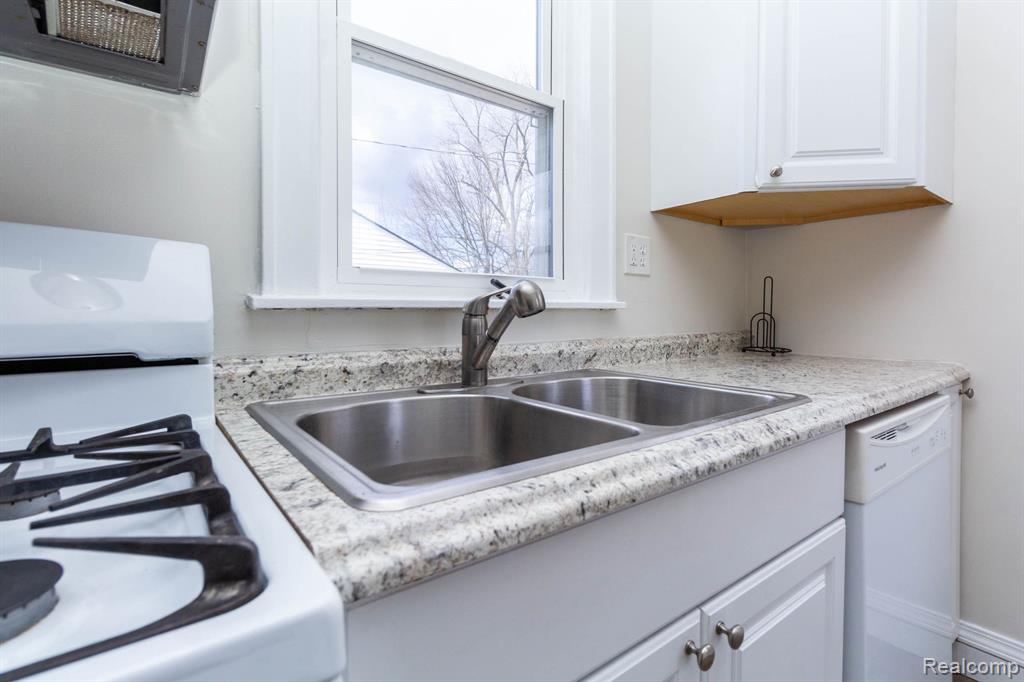 1147 Harrison Avenue, Garden City, MI — Photo 9