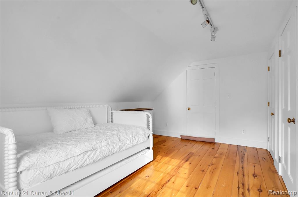 90 E Washington Street, Clarkston, MI — Photo 48