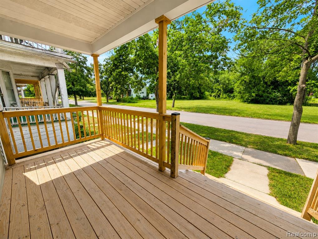 592 Leicester Court - Photo 4