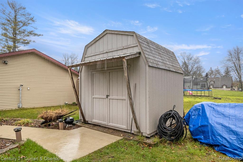 425 KENT Street, Carleton, MI 48117 — Photo 39
