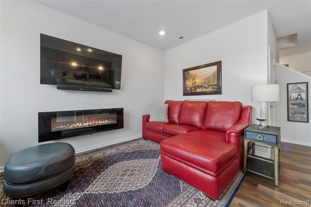 8689 Grove Street, Washington, MI — Photo 13