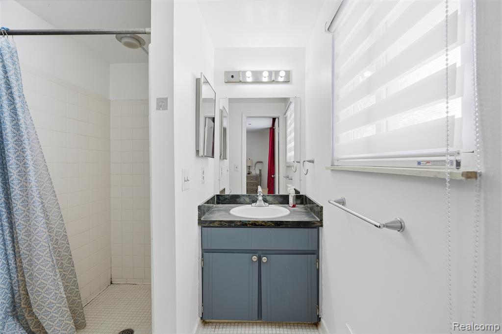 39563 Cadborough Drive, Clinton Twp, MI 48038 — Photo 23