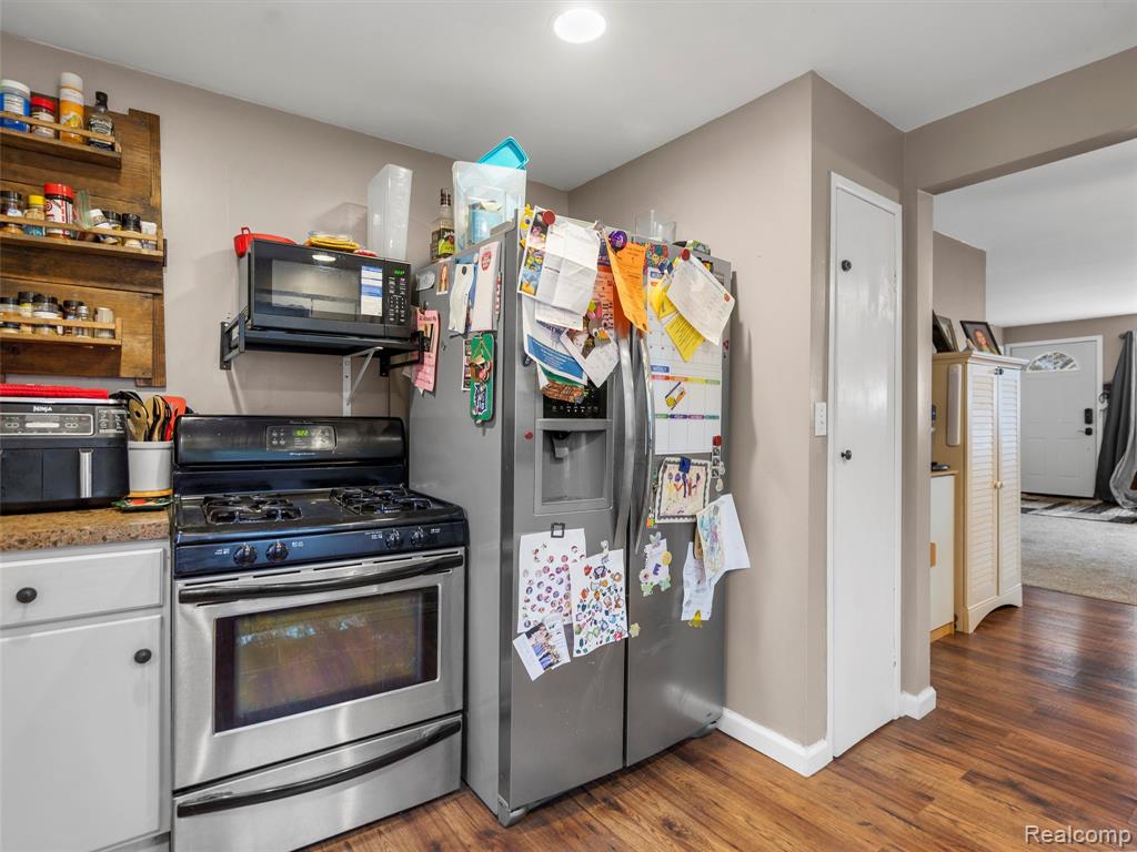 449 Joslyn Road, Lake Orion, MI 48362 — Photo 13