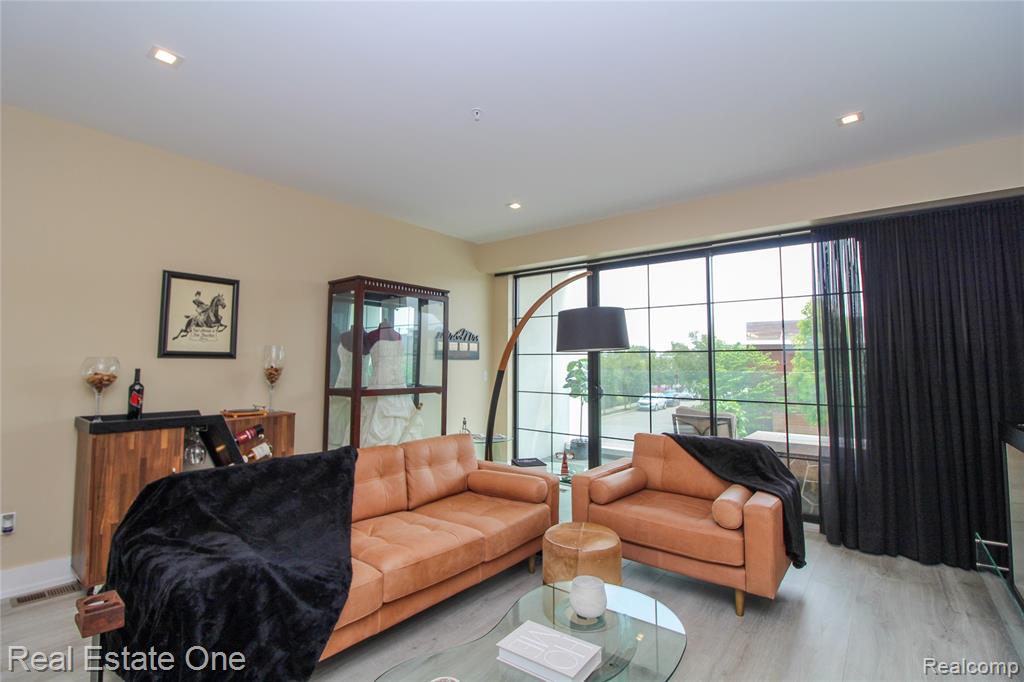 533 E Harrison Avenue - Photo 4