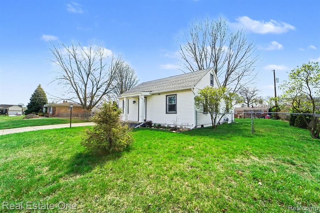 30453 Sheridan Street, Garden City, MI — Photo 3
