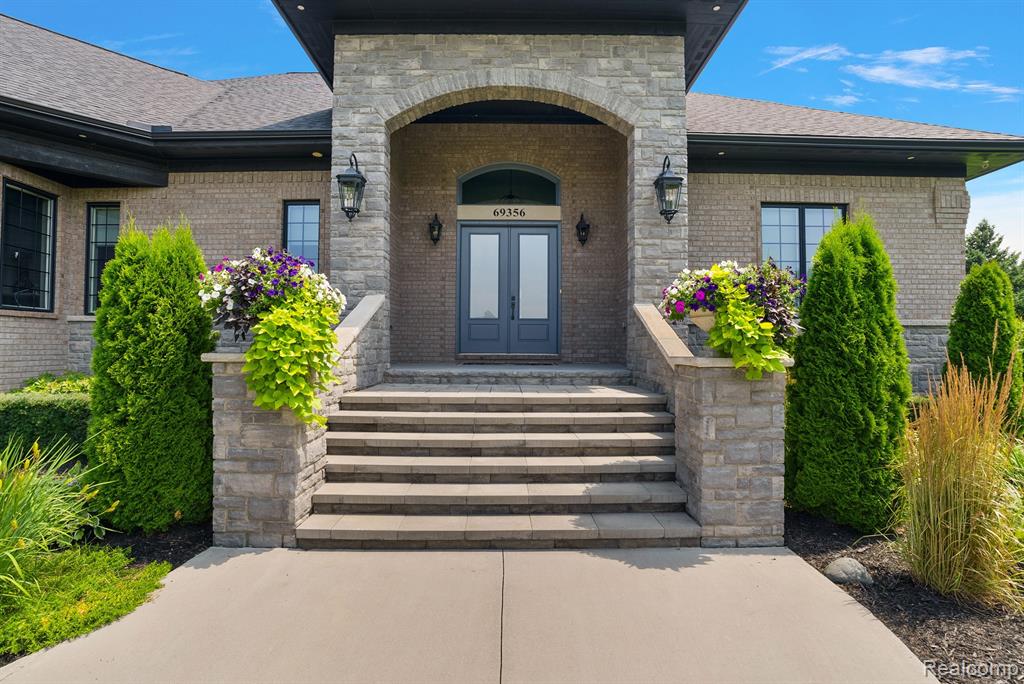 69356 LAKE POINT Court, Bruce, MI 48065 — Photo 3