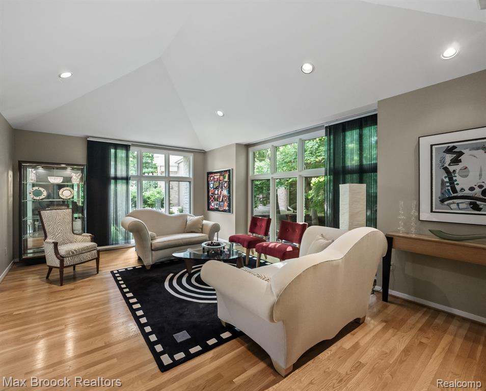 6224 Bromley Court, West Bloomfield, MI — Photo 9