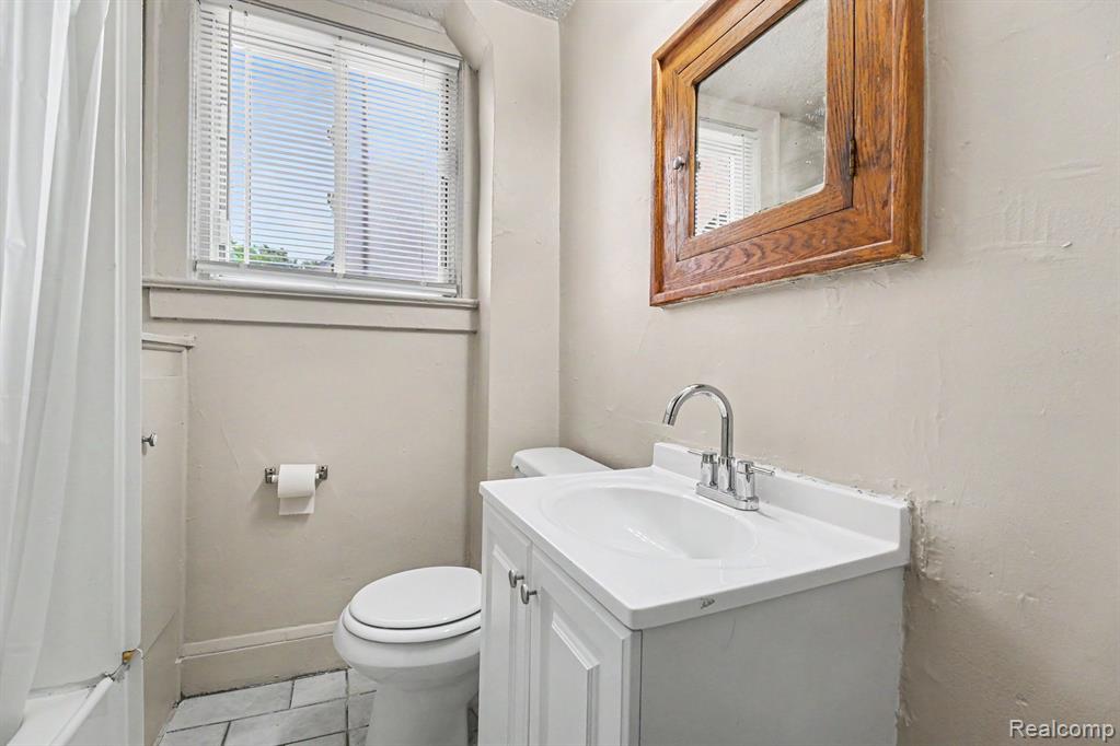 680 N Perry Street, Pontiac, MI 48342 — Photo 11