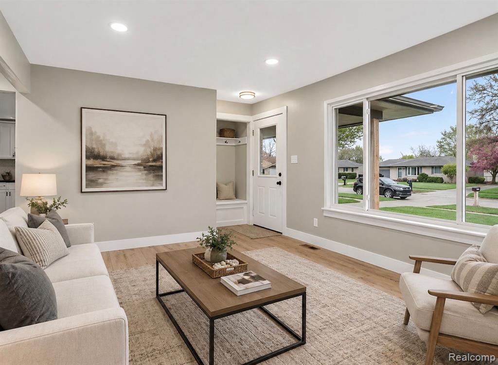 41851 Vanderbilt Drive, Sterling Heights, MI 48313 — Photo 4