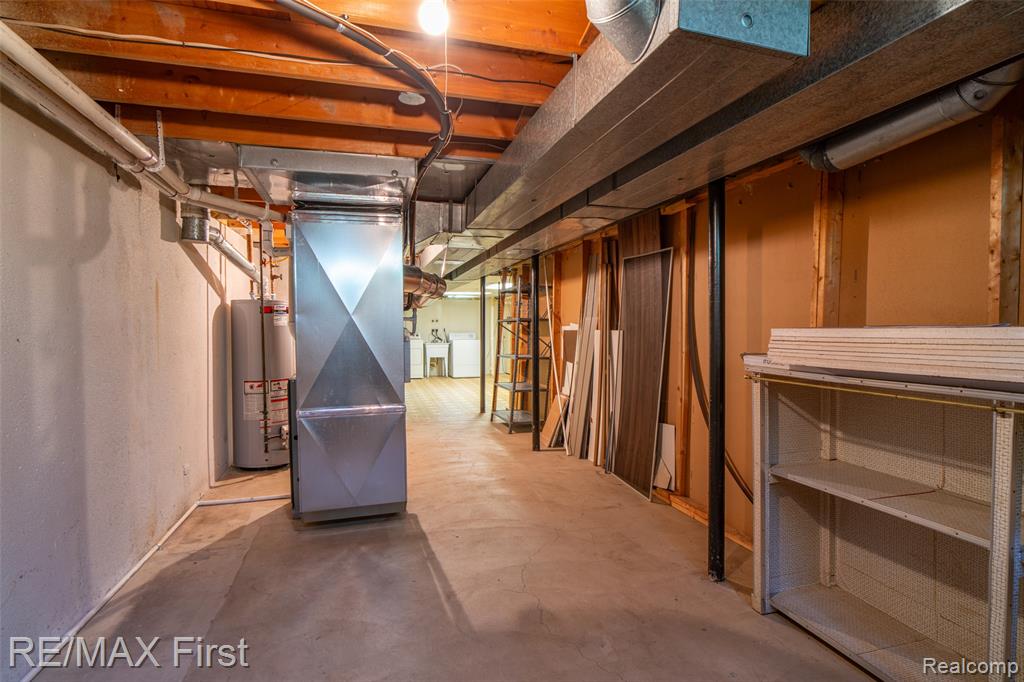 47798 CHRYS, Macomb, MI 48044 — Photo 40