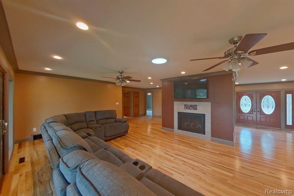 6523 ELLINWOOD Drive, White Lake, MI 48383 — Photo 16