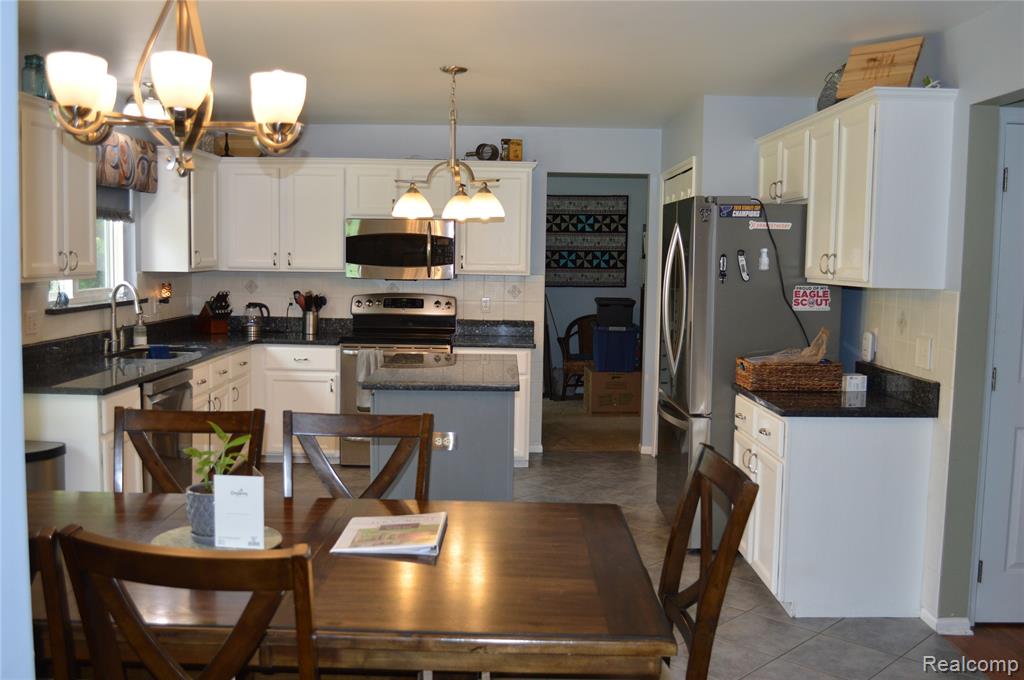 5708 Berwick Court, Clarkston, MI — Photo 6