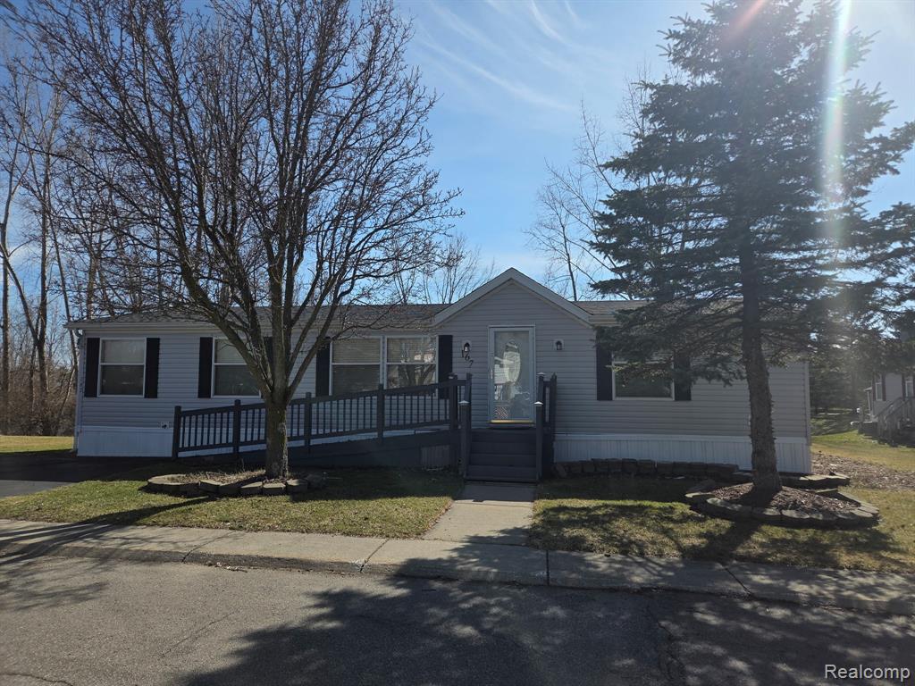 167 Laurel Leah, Oxford, MI 48462